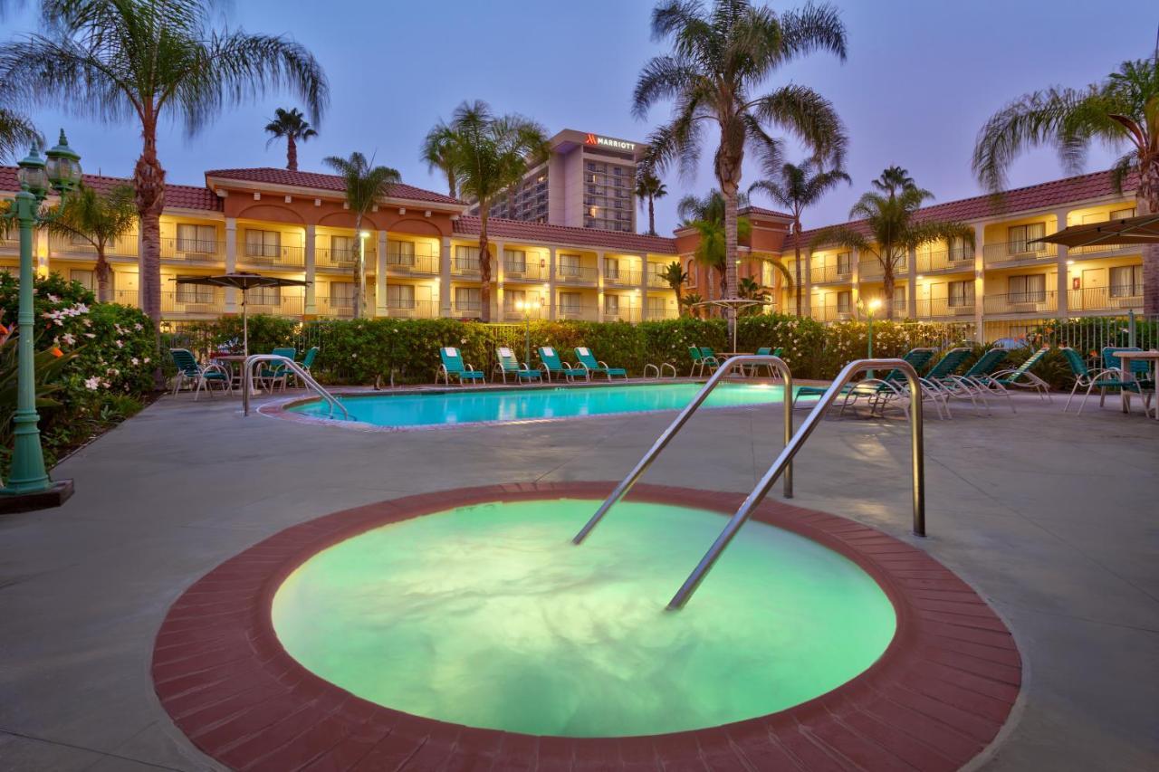 Cortona Inn And Suites Anaheim Resort Kültér fotó